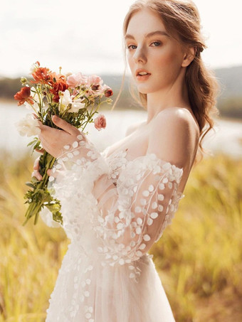 ウェディングドレス レース スウィートハートネック 7分袖 トレーン付き レース ブライダルガウン