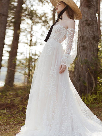 ホワイトウェディングドレス レース スウィートハートネック 7分袖 トレーン付き レース ブライダルガウン