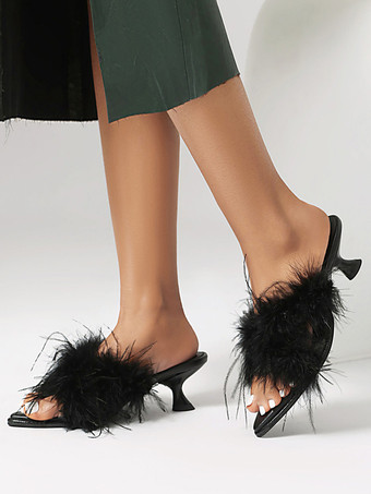 キトンヒールミュール、フェザーディテール、バックレスサンダル