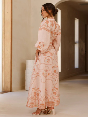 トロピカルプリントのベルト付きロングドレス（レディース、長袖）2025年