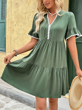2025年レディース向けグリーンのレーストリムVネックミディドレス