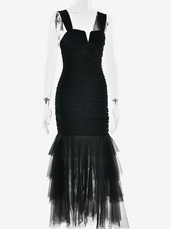 ソフトピンクのフリル付きパーティードレス（裾にフリル、ノースリーブ、マキシ丈）レディース 2025