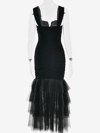 ソフトピンクのフリル付きパーティードレス（裾にフリル、ノースリーブ、マキシ丈）レディース 2025