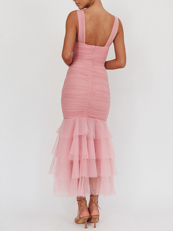 ソフトピンクのフリル付きパーティードレス（裾にフリル、ノースリーブ、マキシ丈）レディース 2025