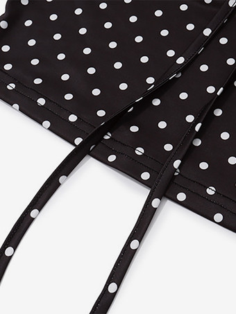 ドット柄のオフショルダークロップトップとロングスカートの2点セット（レディース）2025年