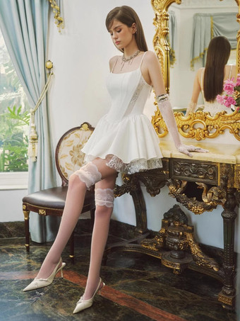 ホワイトレースのアクセントが効いたAラインミニストラップドレス（レディース）2025