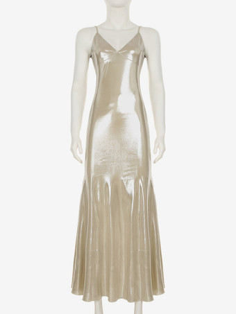 深めのVネックが映える、光沢のあるマーメイドプリーツマキシパーティードレス 2025