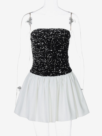 スパンコールのストラップレスミニドレスとパフスカート 2025