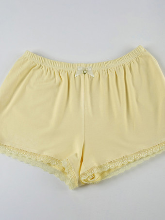 ソフトイエローのラウンジウェアセット 深めのVネックキャミソールとレーストリムショーツ 2025