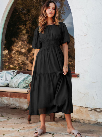 ソフトピンクのふわふわ半袖レイヤードミディボヘミアンドレス 2025