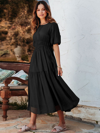 ソフトピンクのふわふわ半袖レイヤードミディボヘミアンドレス 2025