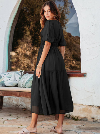 ソフトピンクのふわふわ半袖レイヤードミディボヘミアンドレス 2025