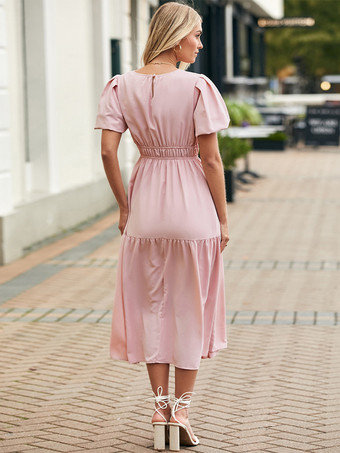 ソフトピンクのふわふわ半袖レイヤードミディボヘミアンドレス 2025