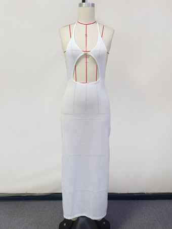 サイドハイスリットとカットアウトが施されたホワイトニットホルターマキシドレス 2025