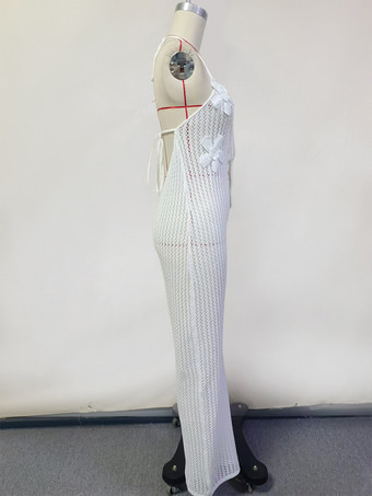 2025年夏にぴったりの、ホワイトクロシェ編みのジャンプスーツ（ホルターネック、タイフロント）ビーチウェア