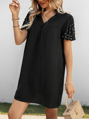 ラインストーン付きショートスリーブVネックブラックシフトミニドレス2025