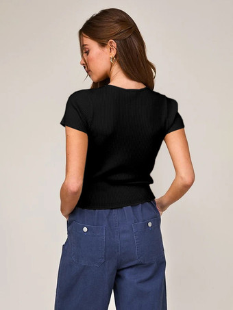 伸縮性に優れた半袖クロップトップ（タイフロント付き）2025年