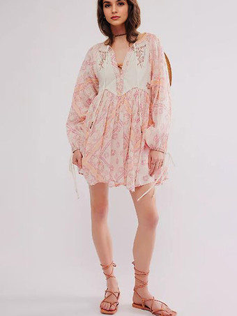 ピンクボヘミアンプリントの長袖ミニシフトドレス（レディース）2025