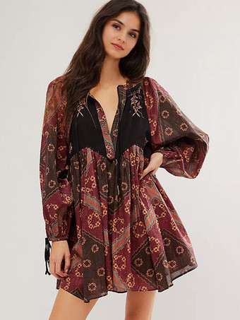 ボヘミアンプリントの長袖ミニシフトドレス（レディース）2025