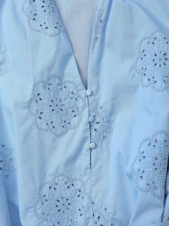 ベルト付きブルー花柄長袖ミニドレス 2025