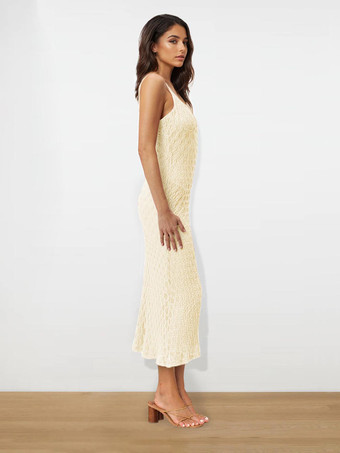 2025年夏向けレースミディストラップドレス