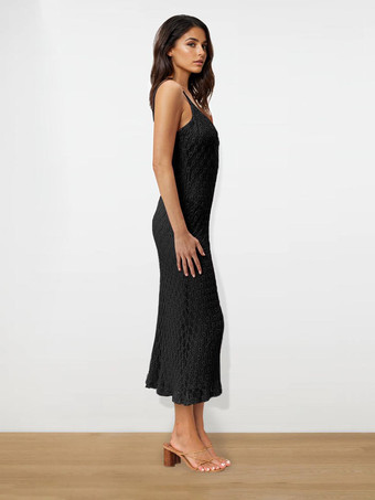 2025年夏向けレースミディストラップドレス