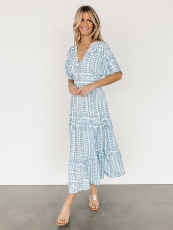 2025年夏にぴったりのプリント柄半袖Vネックロングボヘミアンドレス