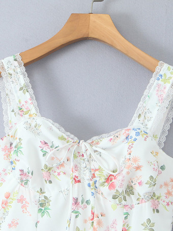 ハートネックとハイスリットが特徴的な花柄ミディドレス 2025