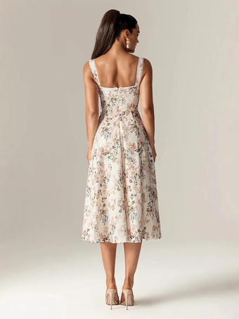 ハートネックとハイスリットが特徴的な花柄ミディドレス 2025