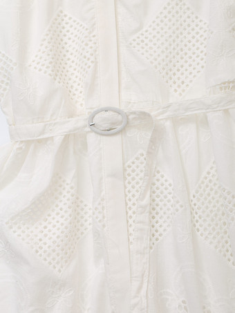 Weißes Midi-Hemdkleid mit hohem Schlitz und 3/4-Ärmeln 2025