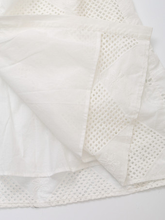 Weißes Midi-Hemdkleid mit hohem Schlitz und 3/4-Ärmeln 2025