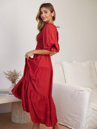 半袖とフリルが付いた水玉模様のシャーリングマキシドレス 2025