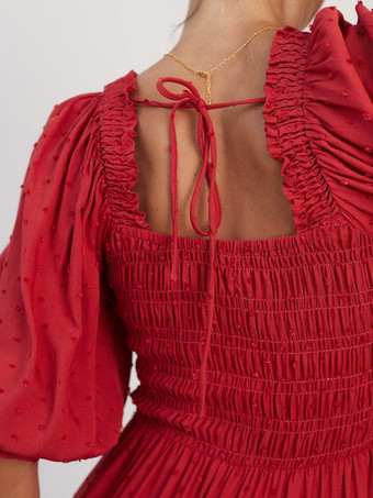 半袖とフリルが付いた水玉模様のシャーリングマキシドレス 2025