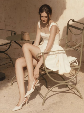 スクエアネックのノースリーブフレアドレス（誕生日パーティー用）2025