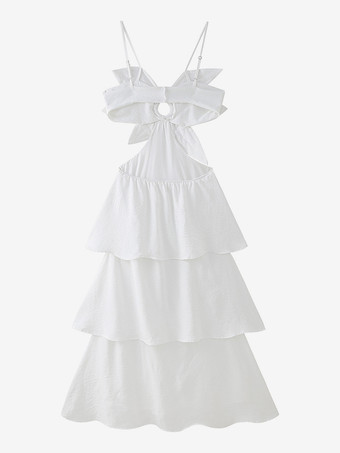 2025年夏のビーチにぴったりな、ホワイトの3Dフラワーレイヤードスリップマキシドレス