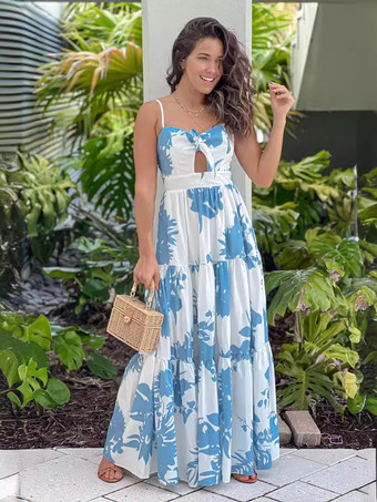 2025年夏にぴったりのブルーフローラルマキシスリップドレス