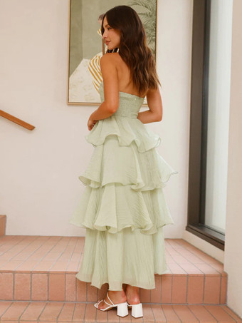 バターイエローのストラップレス レイヤード ラッフル シャーリング ロングドレス（2025年夏）