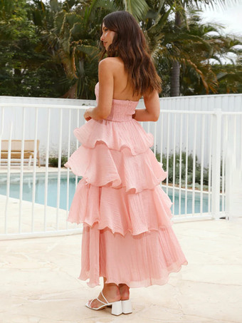 バターイエローのストラップレス レイヤード ラッフル シャーリング ロングドレス（2025年夏）