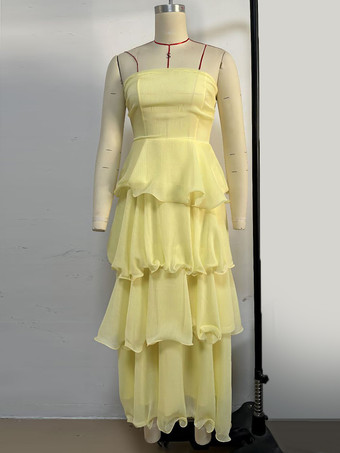バターイエローのストラップレス レイヤード ラッフル シャーリング ロングドレス（2025年夏）