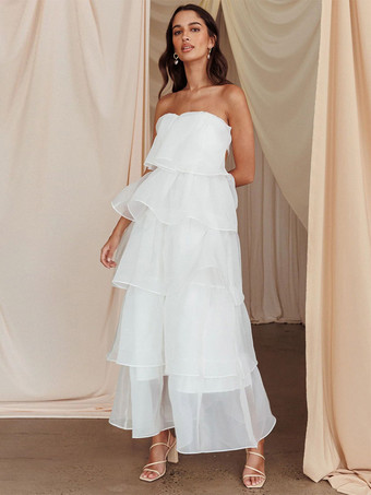 2026年夏のパーティーにぴったりな、ソフトピンクのフリル付きレイヤードマキシドレス