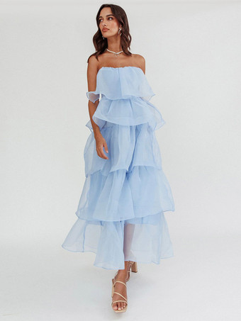 2026年夏のパーティーにぴったりな、ソフトピンクのフリル付きレイヤードマキシドレス