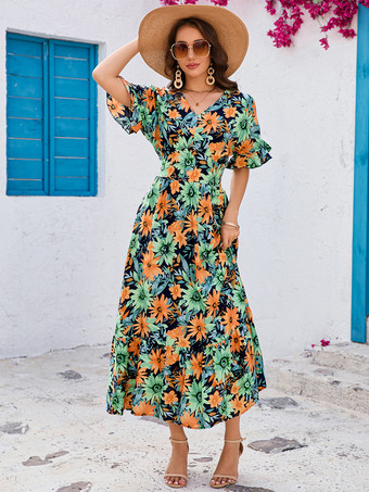 2025年夏にぴったりな、花柄Vネック半袖マキシワンピース