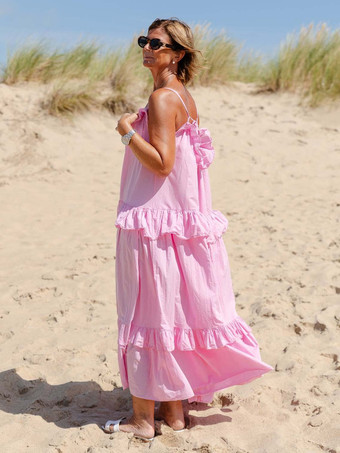 2025年夏のビーチにぴったりのフリルレイヤードマキシスリップドレス
