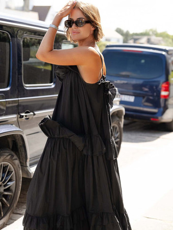 2025年夏のビーチにぴったりのフリルレイヤードマキシスリップドレス