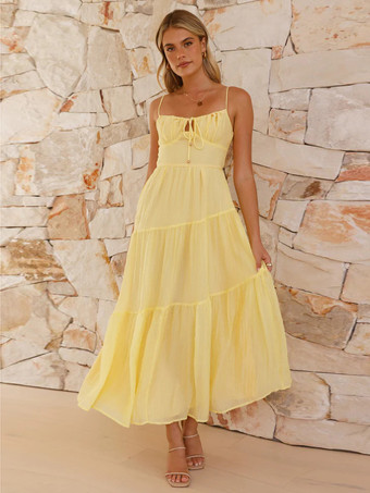バターイエローのフロントタイレイヤードマキシスリップドレス（フリル付き）2025