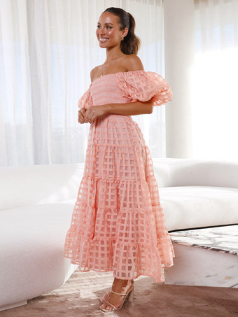 バターイエローのチェック柄オフショルダーフリルミディドレス（半袖、背中シャーリング）2025