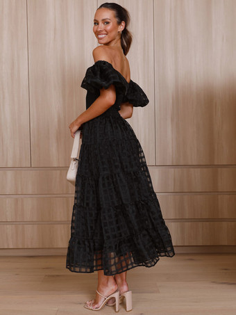 バターイエローのチェック柄オフショルダーフリルミディドレス（半袖、背中シャーリング）2025