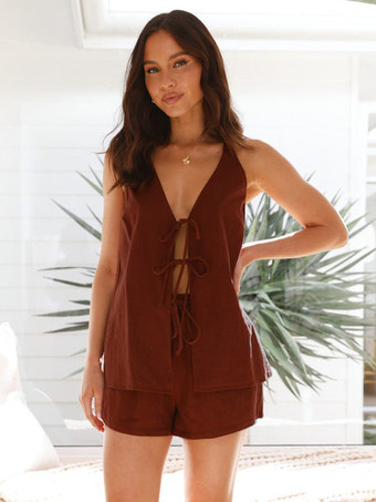 ワインレッド 2025年夏向け、フロントタイオープンバックベストとショート丈の2ピースコーデセット