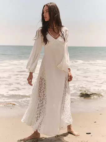 Robe longue bohème à manches longues et col en V avec dentelle