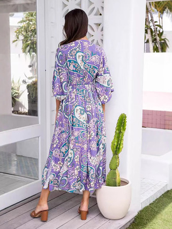 2025年夏のビーチにぴったりな、パープルフローラルプリントのVネックマキシ丈ボヘミアンドレス